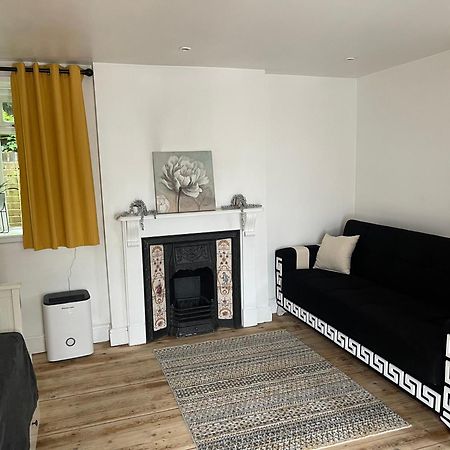A Lovely One Bed Flat In North Финчли Екстериор снимка