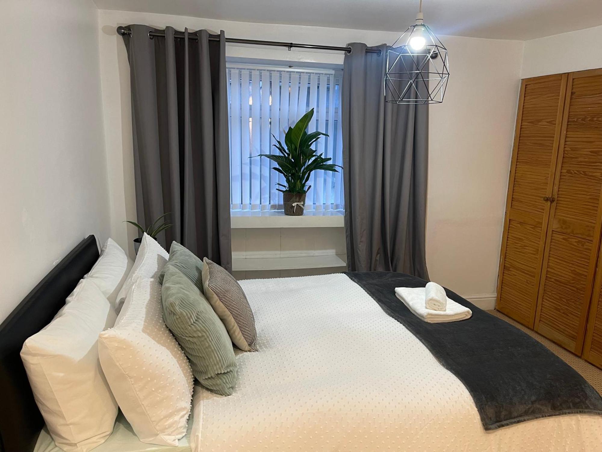 A Lovely One Bed Flat In North Финчли Екстериор снимка
