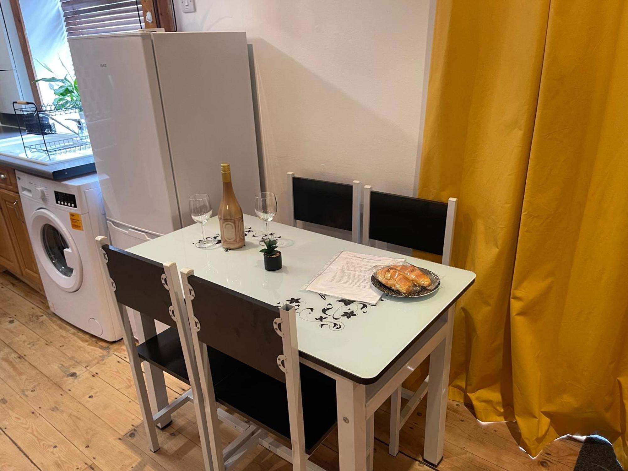 A Lovely One Bed Flat In North Финчли Екстериор снимка